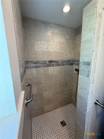 $1,395 | 619 East Donegan Street, Seguin, TX 78155