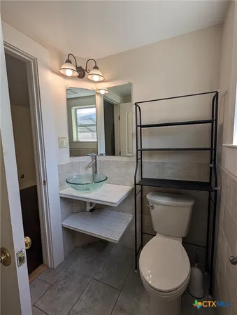 $1,395 | 619 East Donegan Street, Seguin, TX 78155