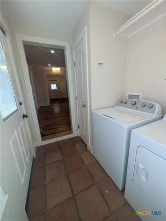 $1,395 | 619 East Donegan Street, Seguin, TX 78155