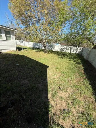 $1,395 | 619 East Donegan Street, Seguin, TX 78155
