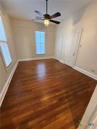 $1,395 | 619 East Donegan Street, Seguin, TX 78155