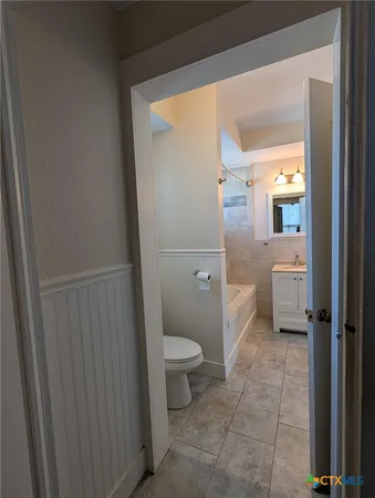 $1,395 | 619 East Donegan Street, Seguin, TX 78155