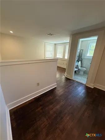 $1,395 | 619 East Donegan Street, Seguin, TX 78155