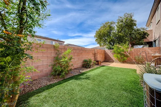 $1,800 | 229 Serenity Crest Street, Henderson, NV 89012