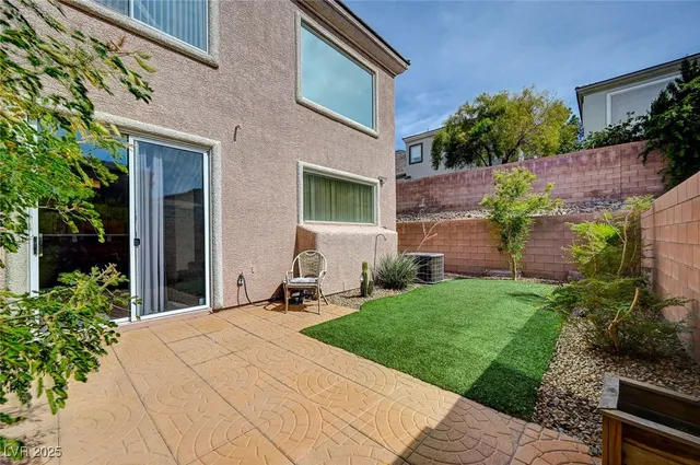 $1,800 | 229 Serenity Crest Street, Henderson, NV 89012