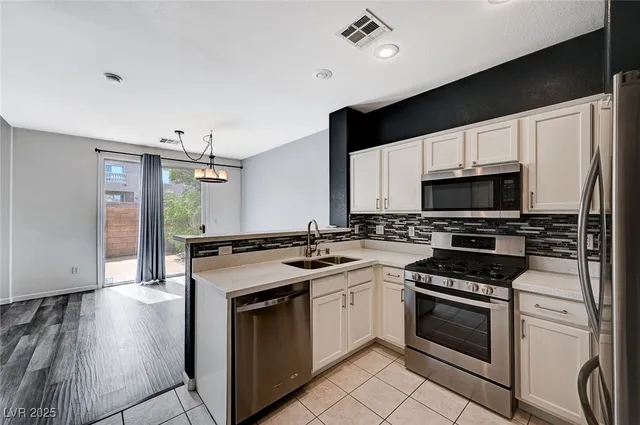 $1,800 | 229 Serenity Crest Street, Henderson, NV 89012