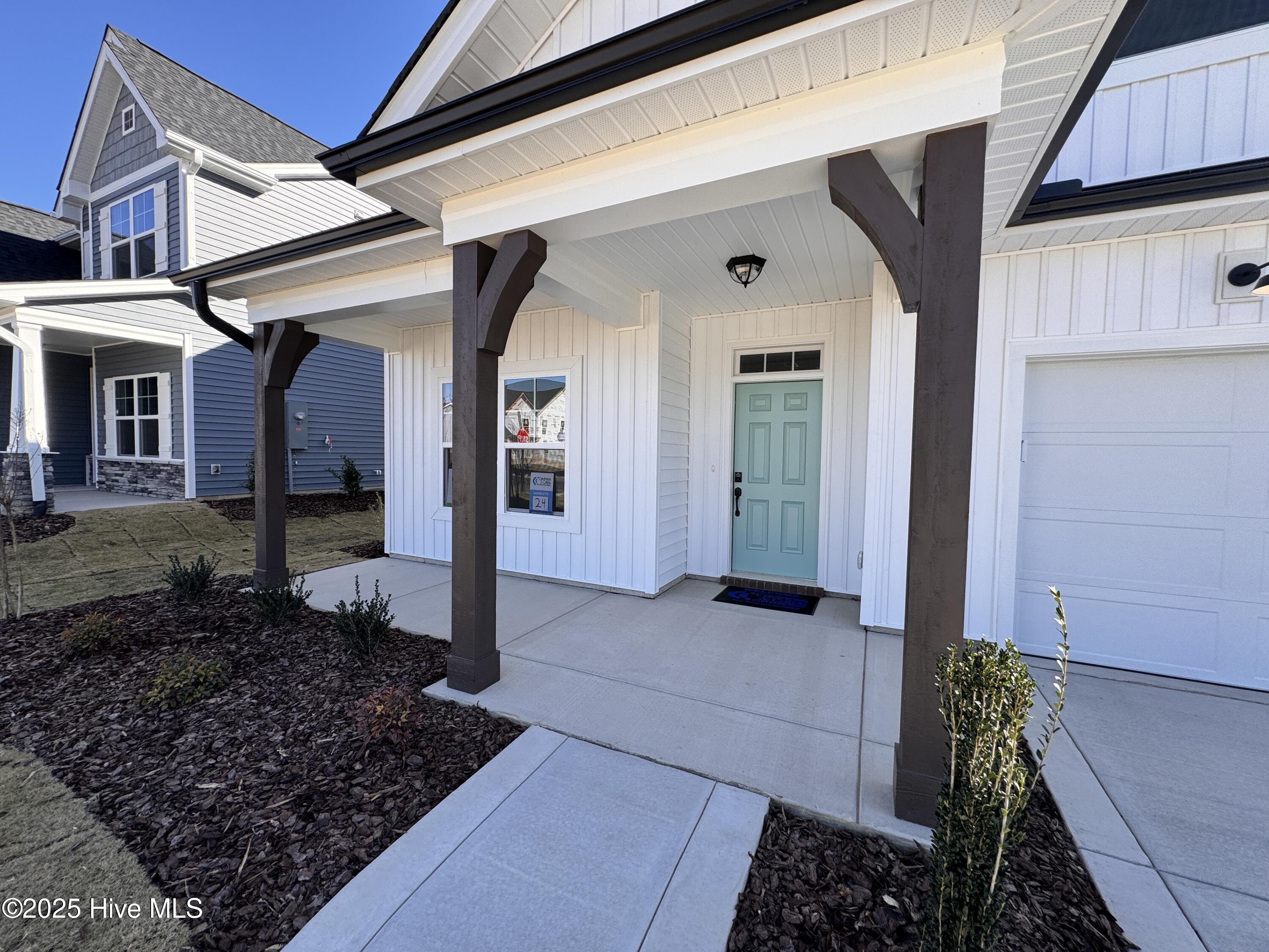 273 Rough Rdg Trail, Unit 24 Aberdeen, NC 28315 - Photo 3 of 52 IMG_2145 2