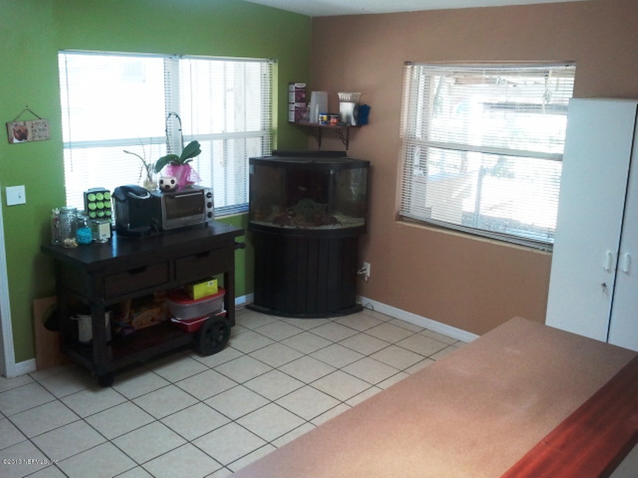 2133 Newberry Road Jacksonville, FL 32218 - Photo 6 of 29 a living room with furniture