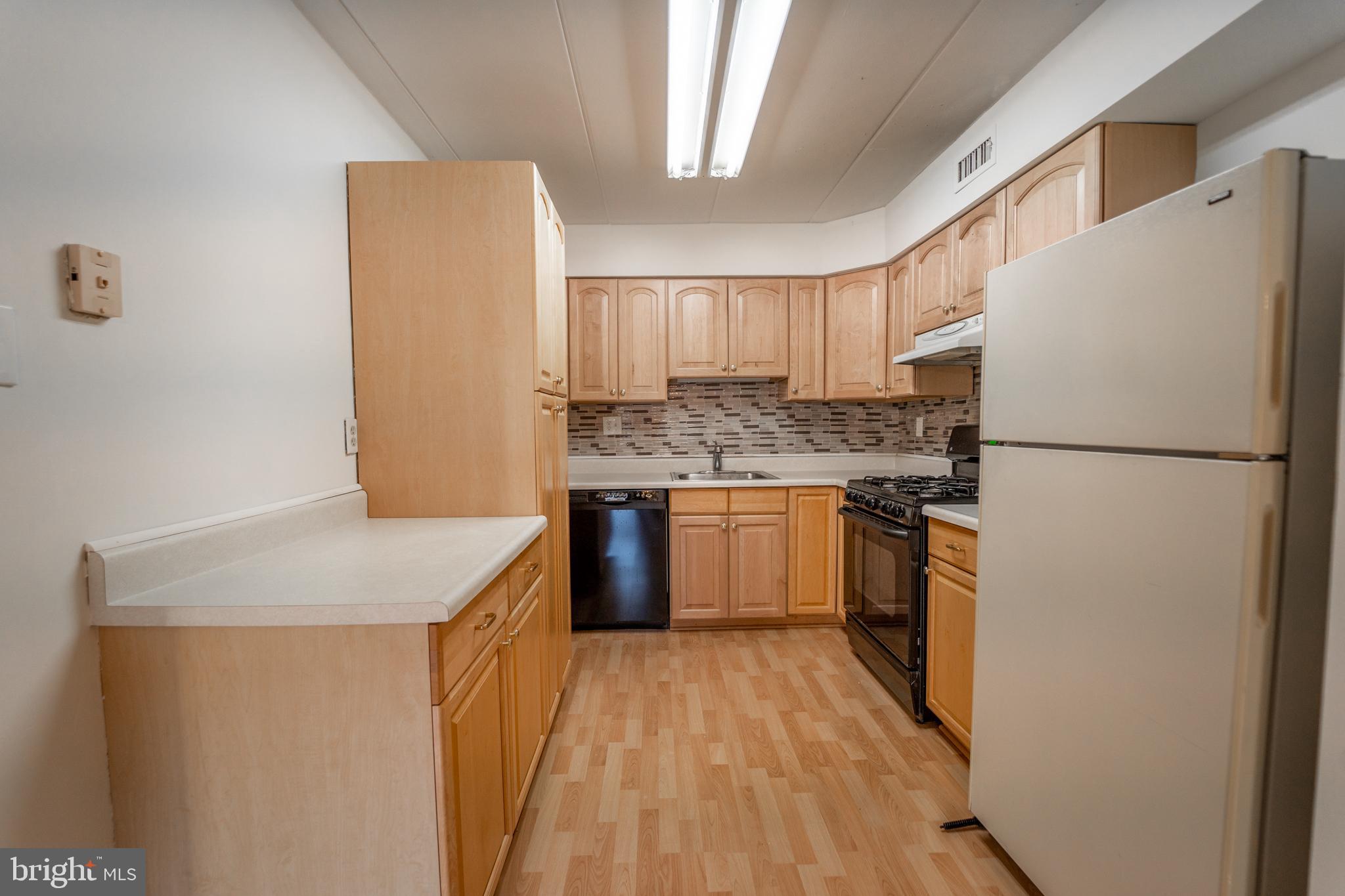 8910 Krewstown Road, Unit 112 Philadelphia, PA 19115 - Photo 9 of 17 Gallery Image 9