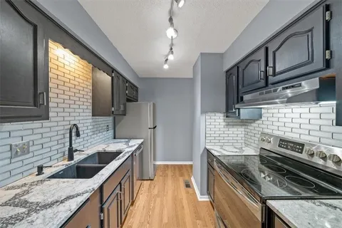 $275,000 | 8314 Hadley Street, Overland Park, KS 66212