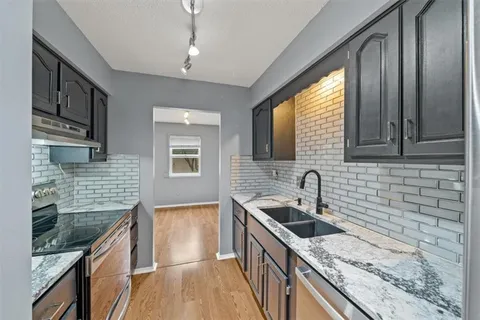 $275,000 | 8314 Hadley Street, Overland Park, KS 66212