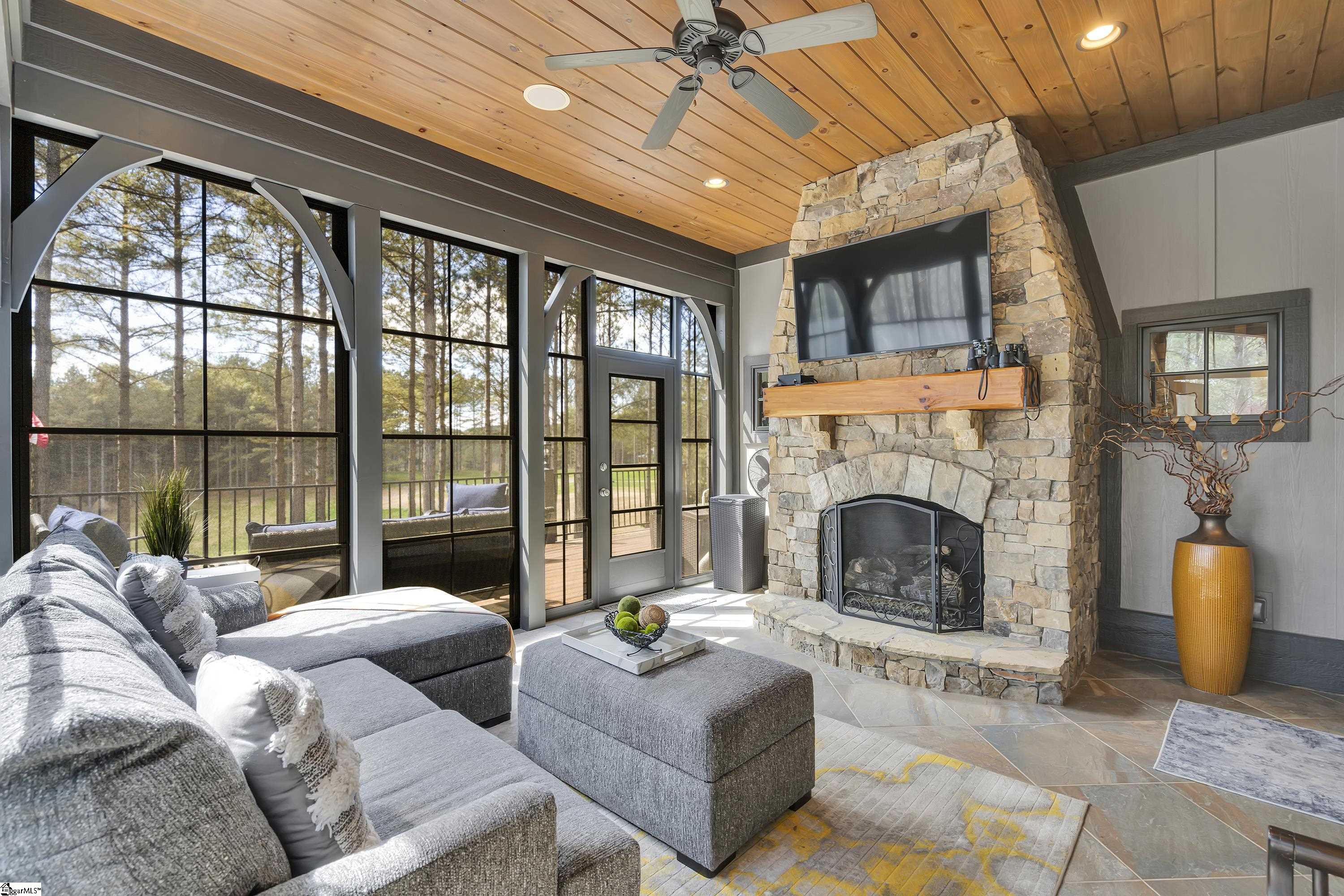 337 Keowee Avenue Sunset, SC 29685 - Photo 14 of 36