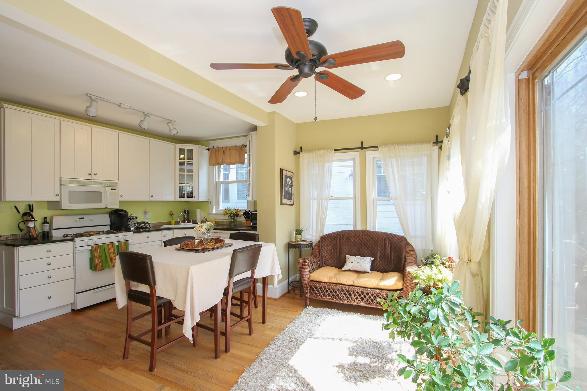 4318 River Road Northwest Washington, DC 20016 - Photo 13 of 29 Dining Room