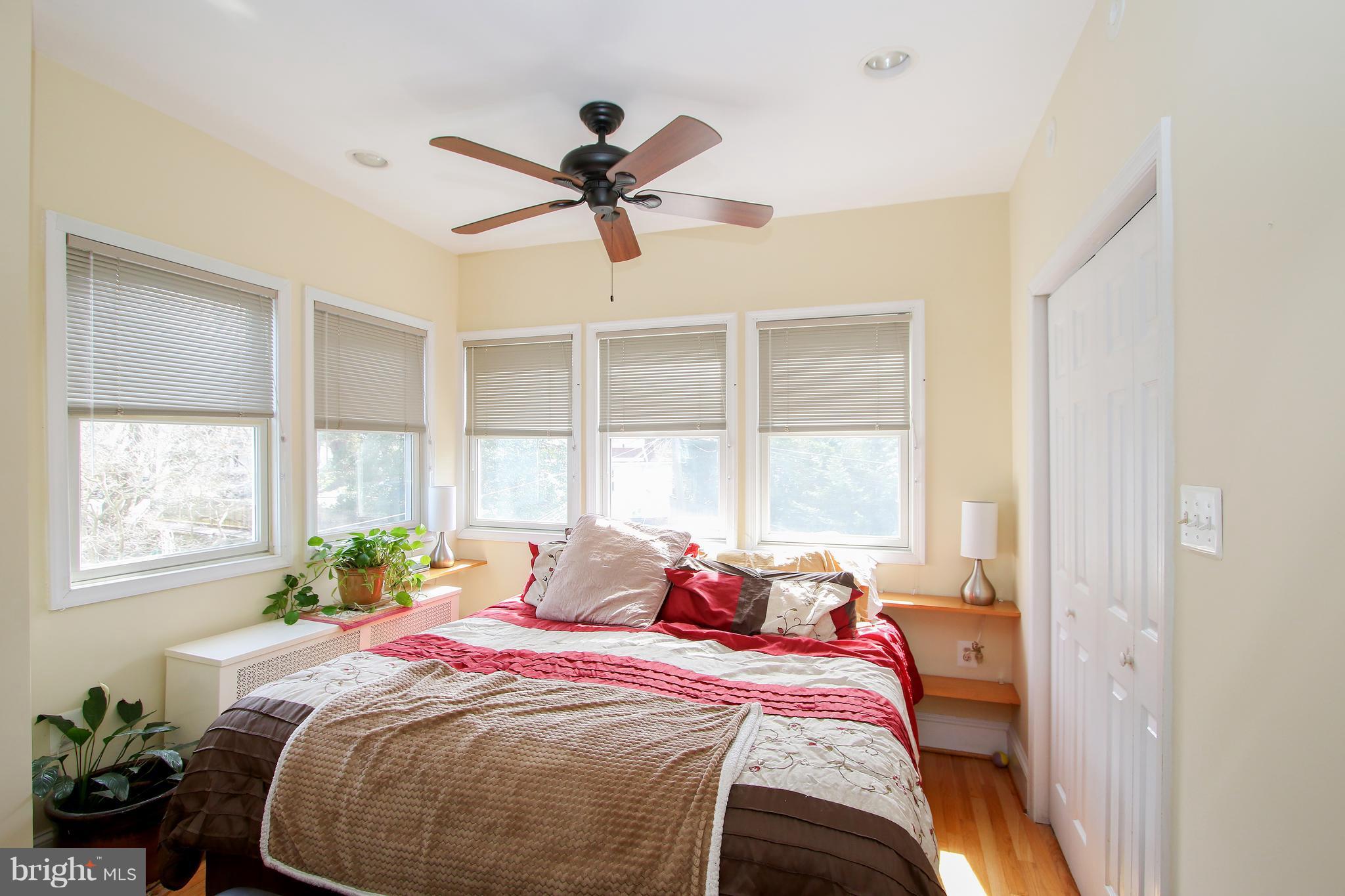 4318 River Road Northwest Washington, DC 20016 - Photo 16 of 29 Bath (Master)