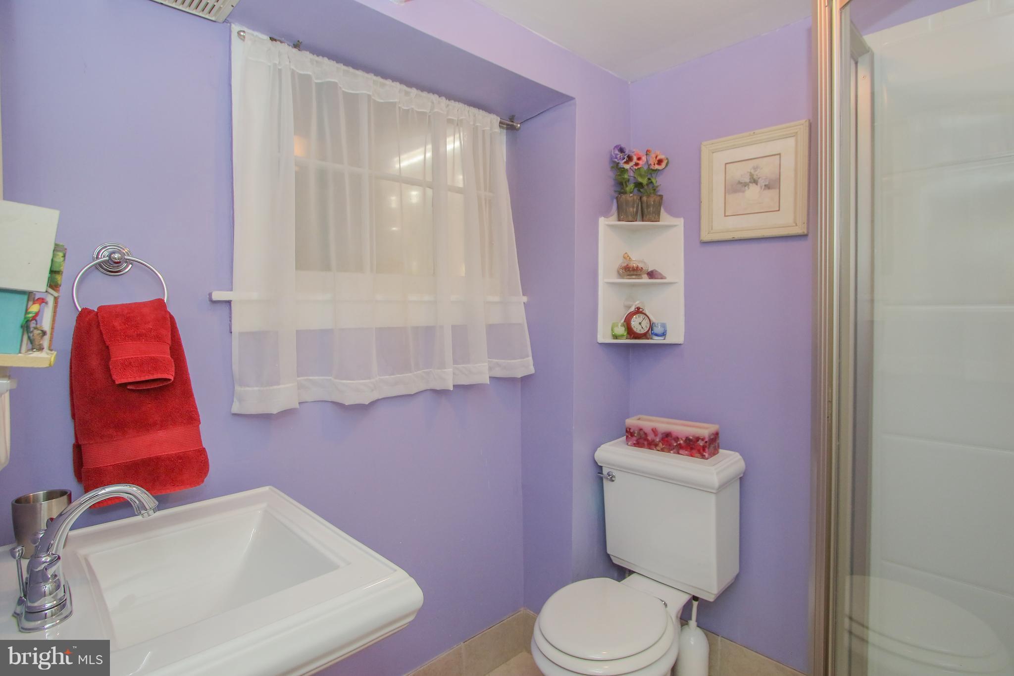 4318 River Road Northwest Washington, DC 20016 - Photo 25 of 29 Bath