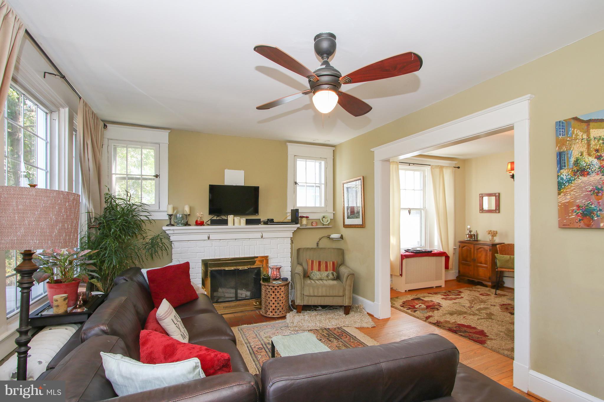 4318 River Road Northwest Washington, DC 20016 - Photo 4 of 29 Family Room