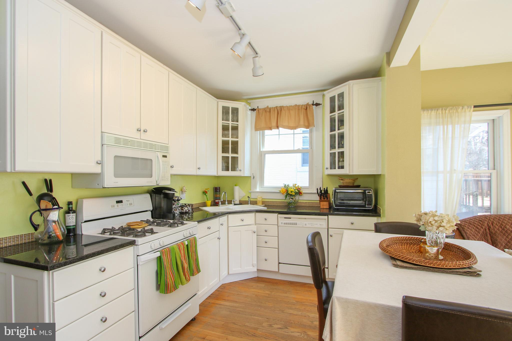 4318 River Road Northwest Washington, DC 20016 - Photo 8 of 29 Kitchen