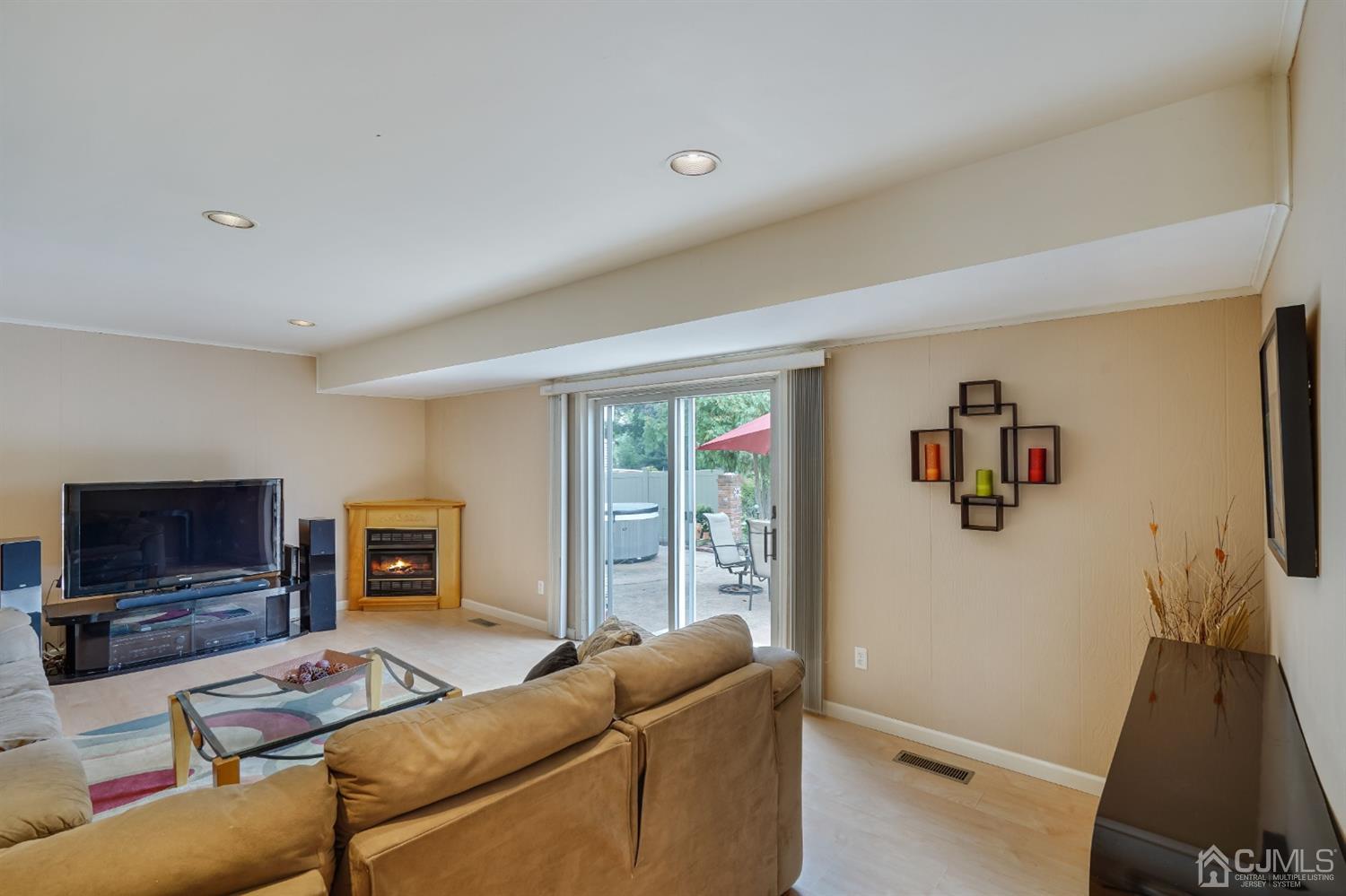 8 Buck Road East Brunswick, NJ 08816 - Photo 18 of 44 Gallery Image 18