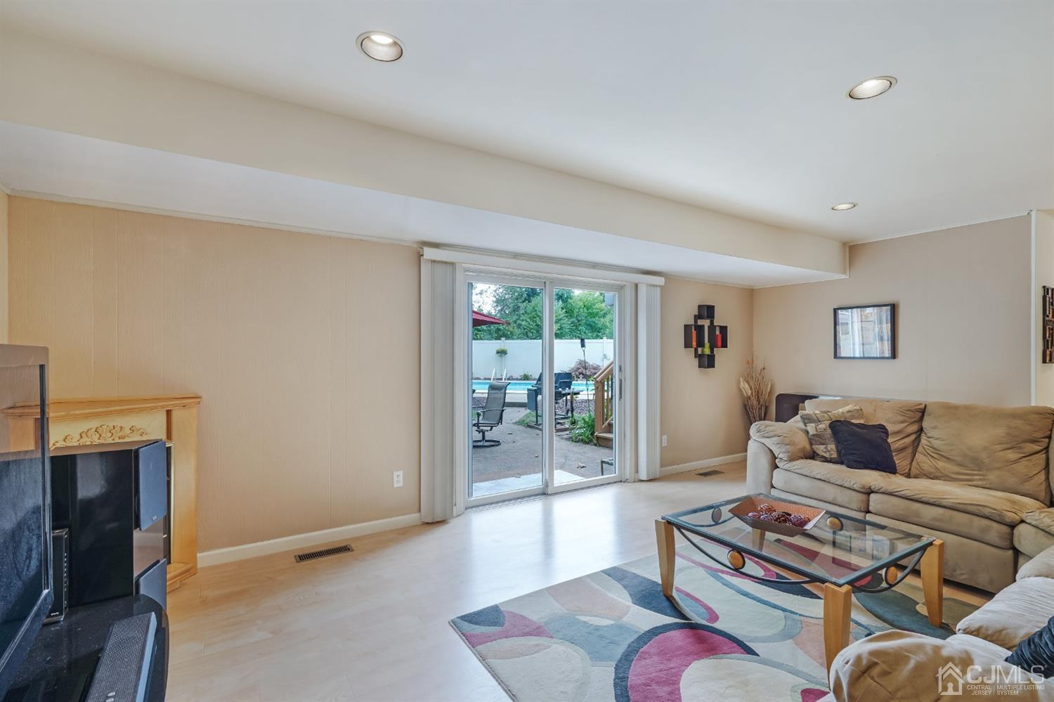 8 Buck Road East Brunswick, NJ 08816 - Photo 19 of 44 Gallery Image 19