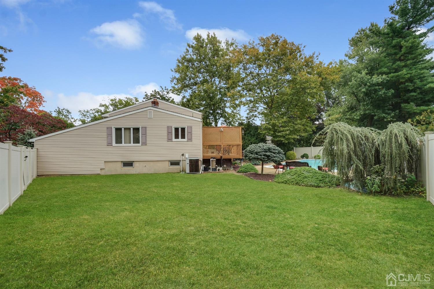 8 Buck Road East Brunswick, NJ 08816 - Photo 3 of 44 Gallery Image 3