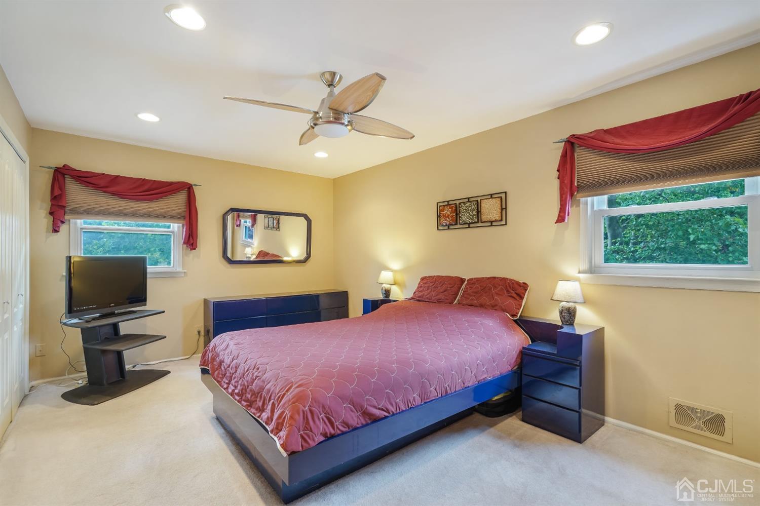 8 Buck Road East Brunswick, NJ 08816 - Photo 24 of 44 Gallery Image 24