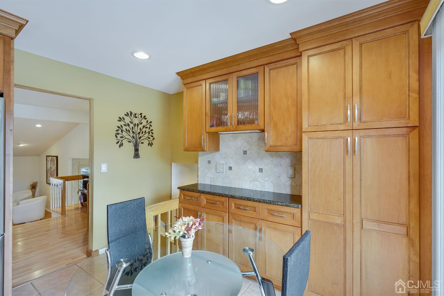 8 Buck Road East Brunswick, NJ 08816 - Photo 9 of 44 Gallery Image 9
