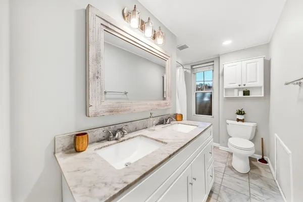 $1,180,000 | 50 Lancaster Terrace, Unit 4, Brookline, MA 02446