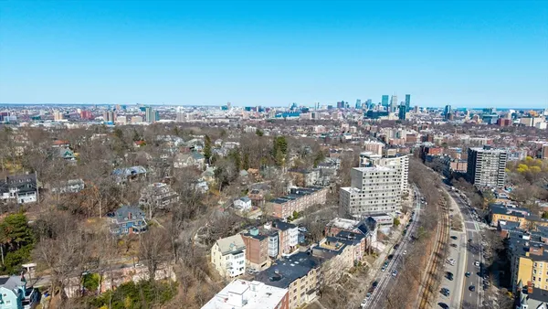 $1,180,000 | 50 Lancaster Terrace, Unit 4, Brookline, MA 02446