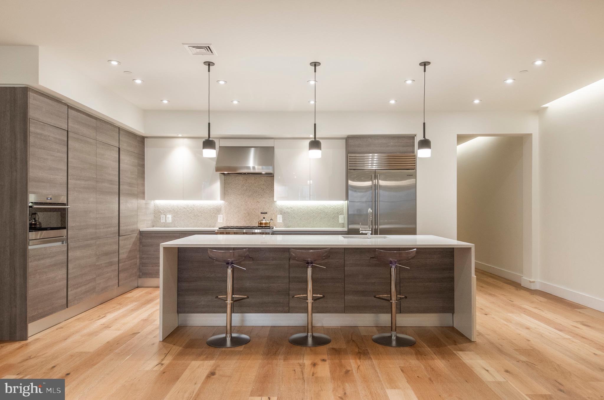 725 Chestnut Street, Unit 2 Philadelphia, PA 19106 - Photo 1 of 29