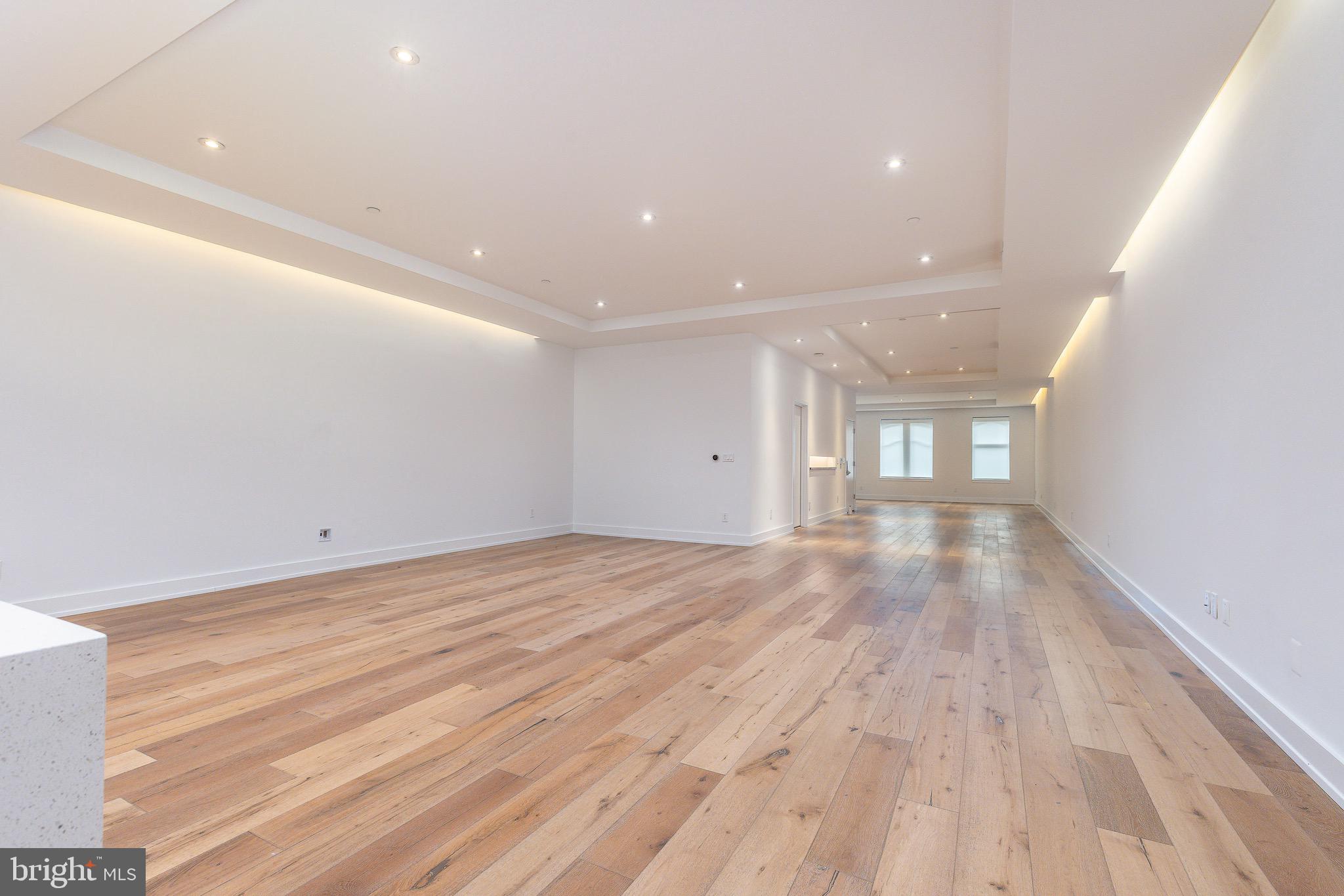725 Chestnut Street, Unit 2 Philadelphia, PA 19106 - Photo 8 of 29 a view of empty room with wooden floor