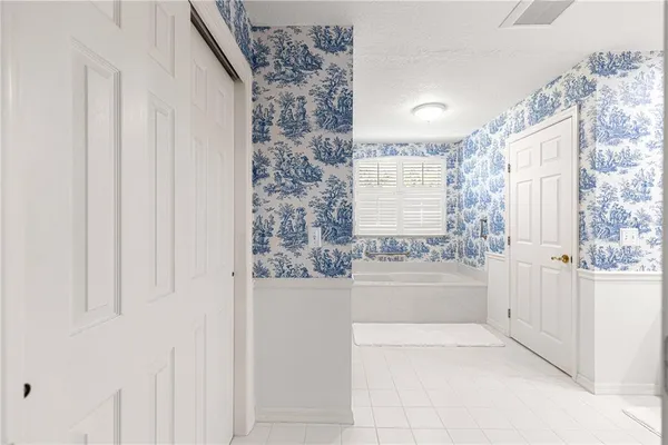 a view of a workspace with furniture