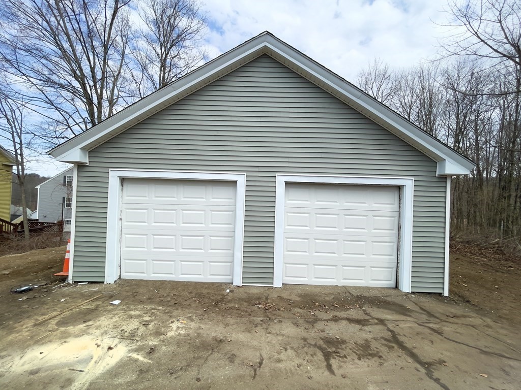 65 Maple Street Spencer, MA 01562 - Photo 4 of 30