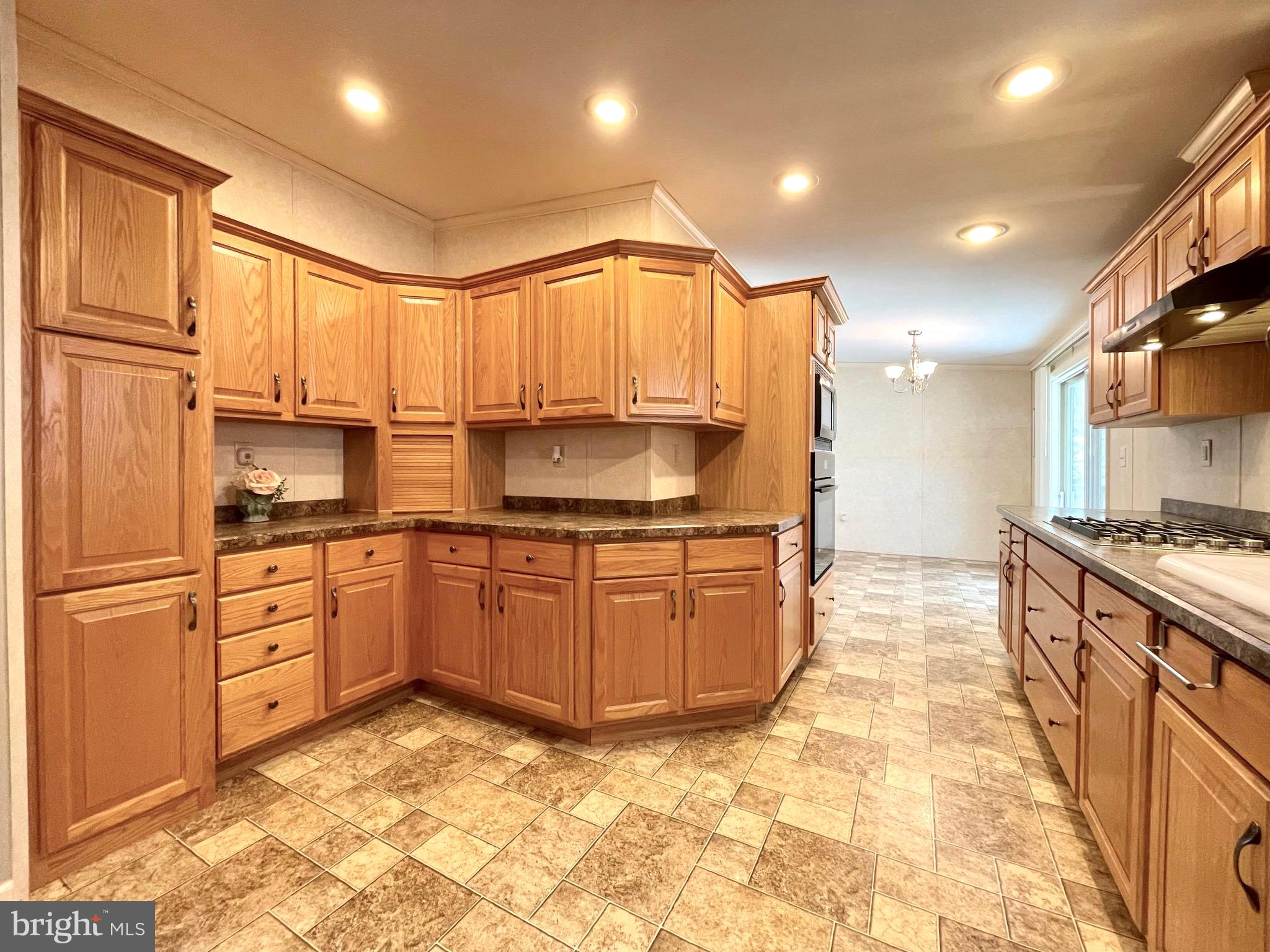 41 Spring Road Boyertown, PA 19512 - Photo 9 of 29