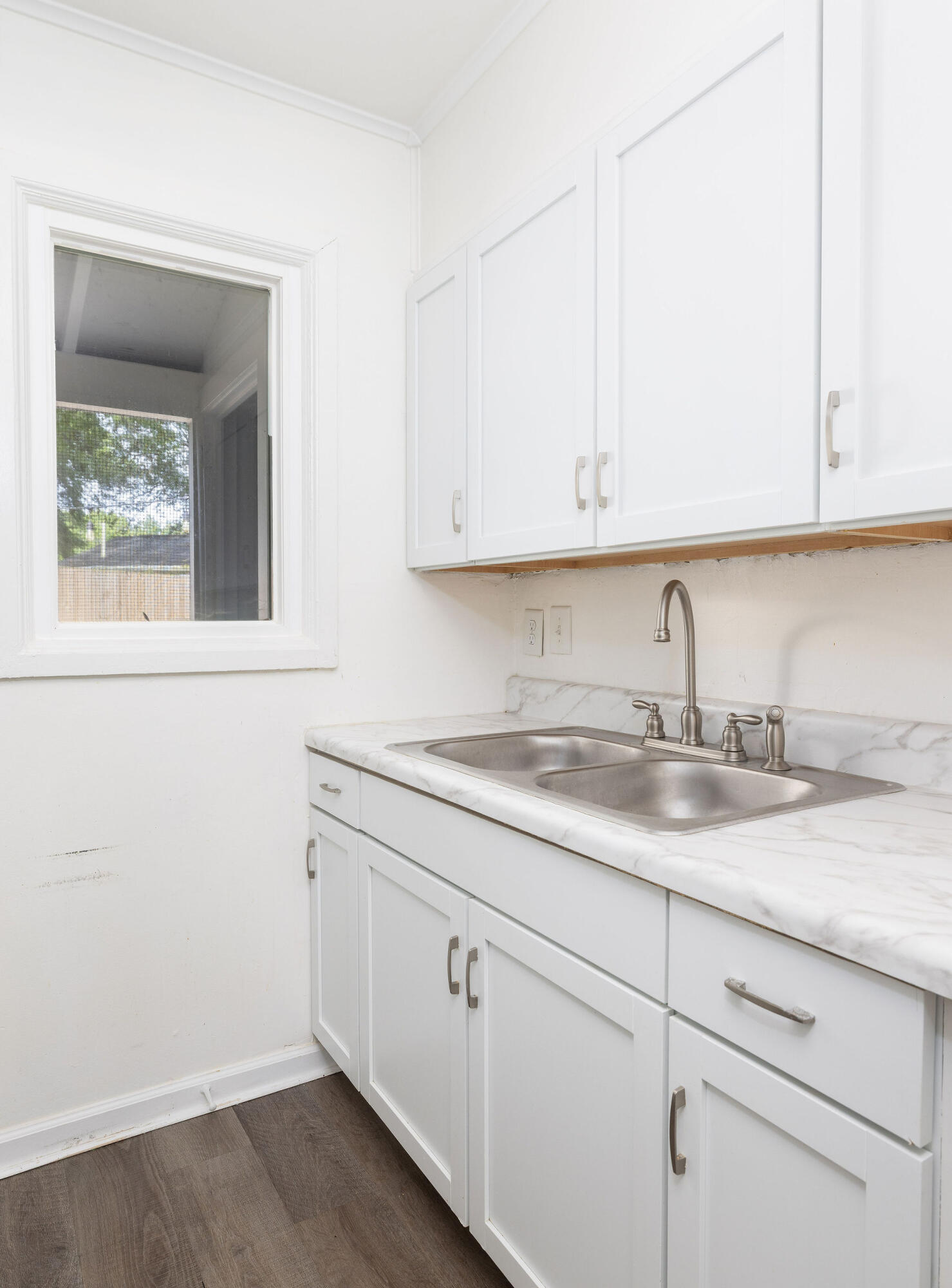 2 Ellen Avenue Mount Pleasant, SC 29464 - Photo 29 of 47 413A3459-Edit