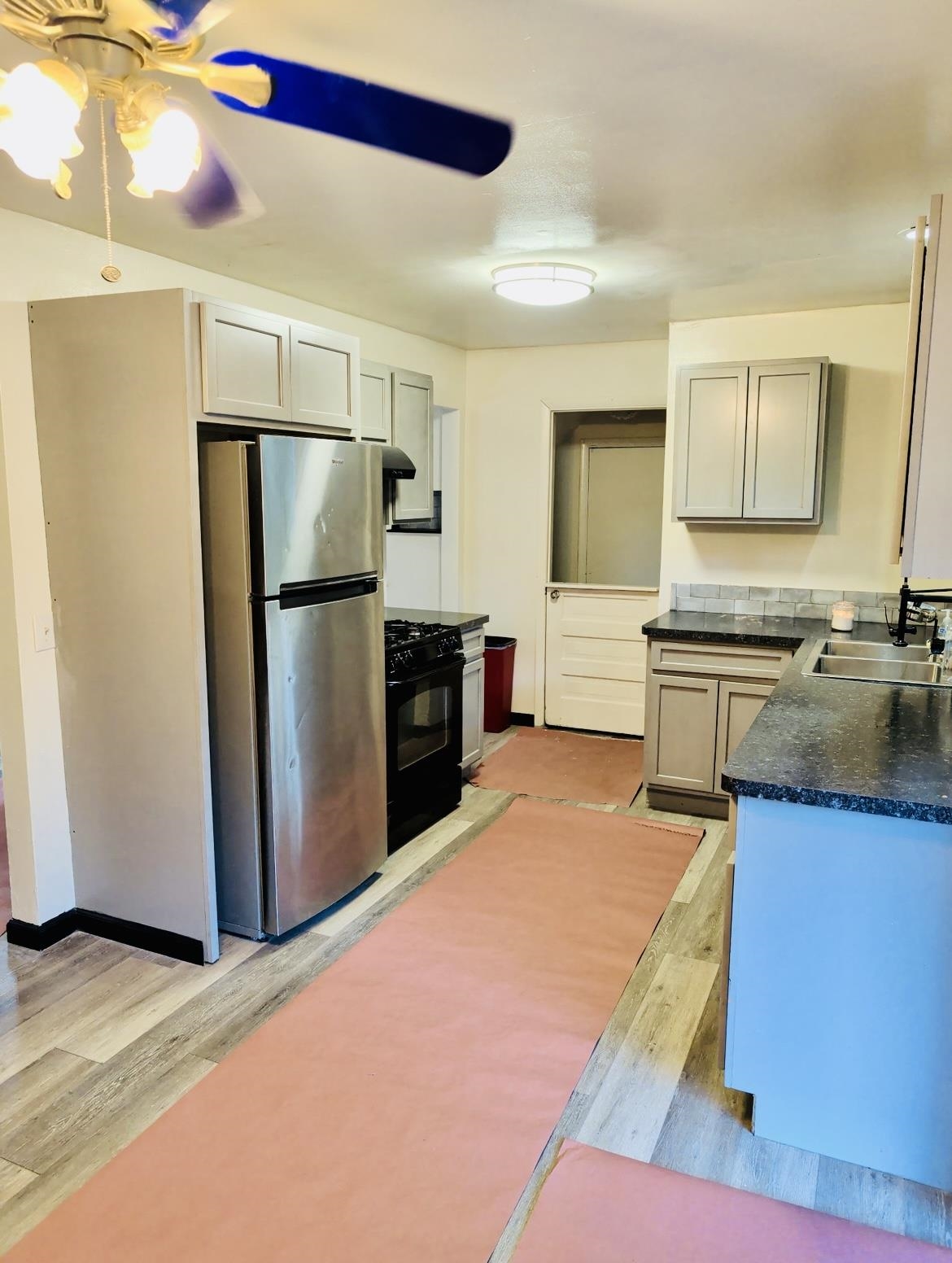 5708 Western Road Flint, MI 48506 - Photo 9 of 29 50187767-747e5389-848e-4a6d-9516-c4d717789daa.JPG
