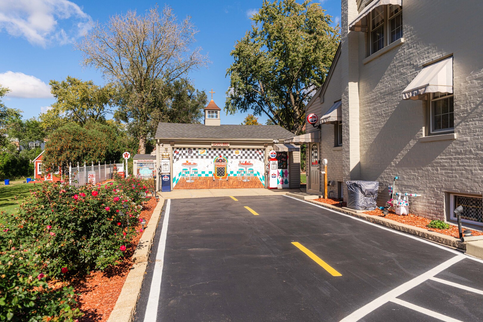 880 Bemis Road Glen Ellyn, IL 60137 - Photo 3 of 50