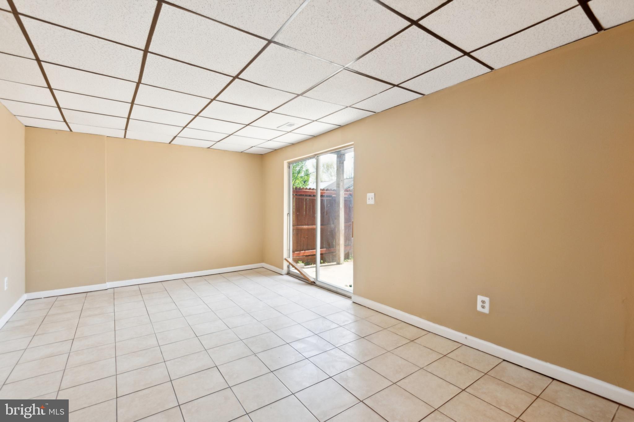 795 St Michaels Drive Bowie, MD 20721 - Photo 15 of 25 a view of an empty room with a window