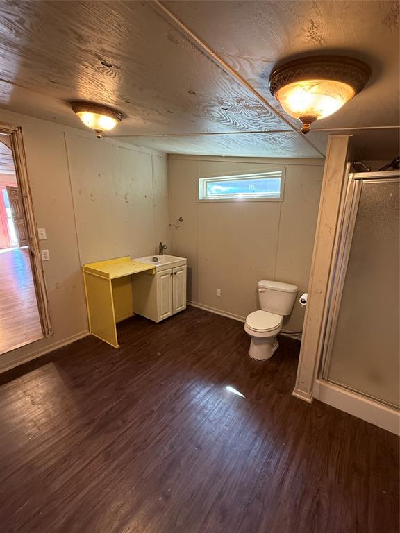 474 Needham Road Pottsboro, TX 75076 - Photo 36 of 40 a bathroom with a sink and a mirror