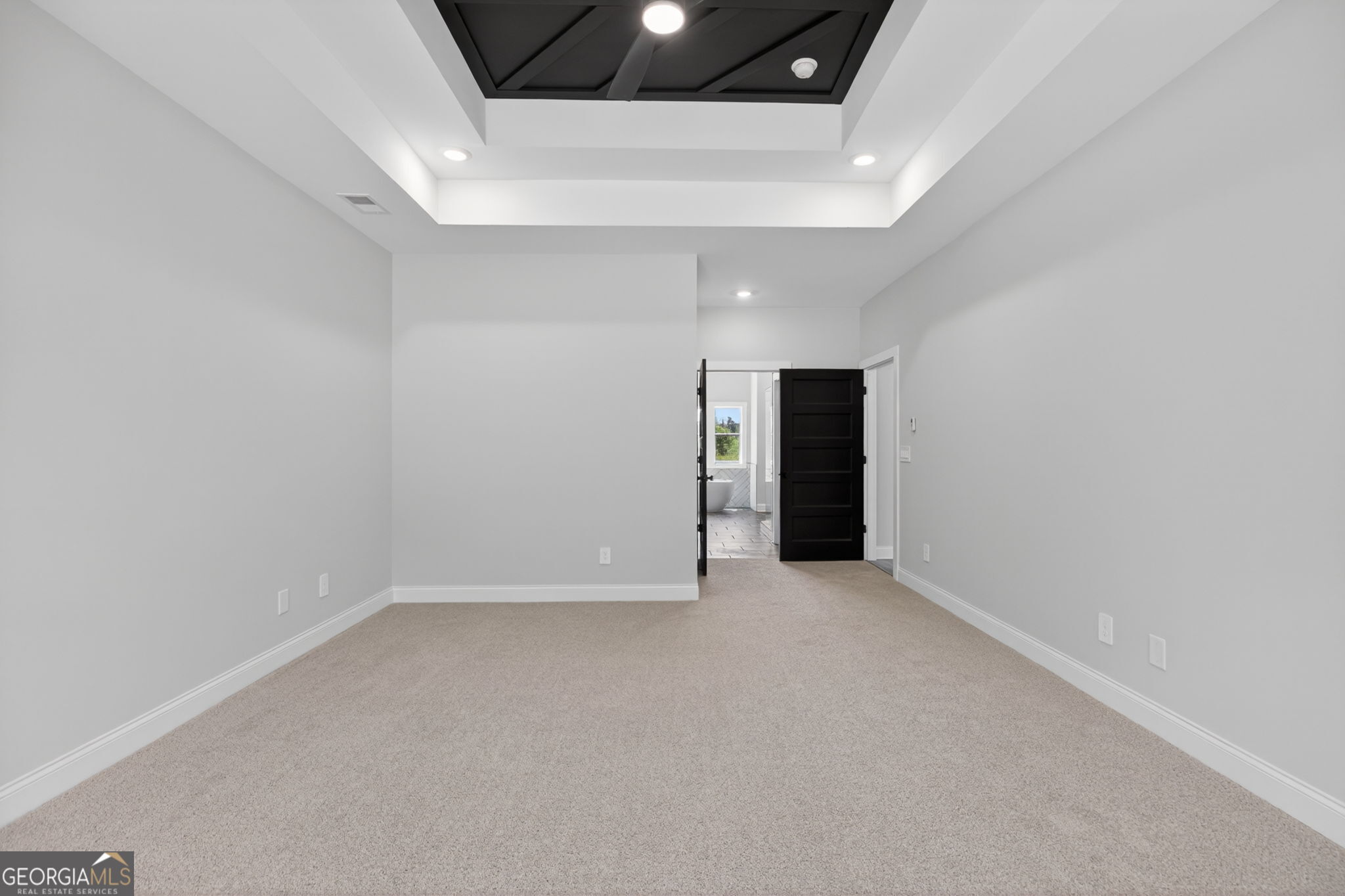 14539 County Road 10 Ranburne, AL 36273 - Photo 29 of 54 an empty room with an entryway