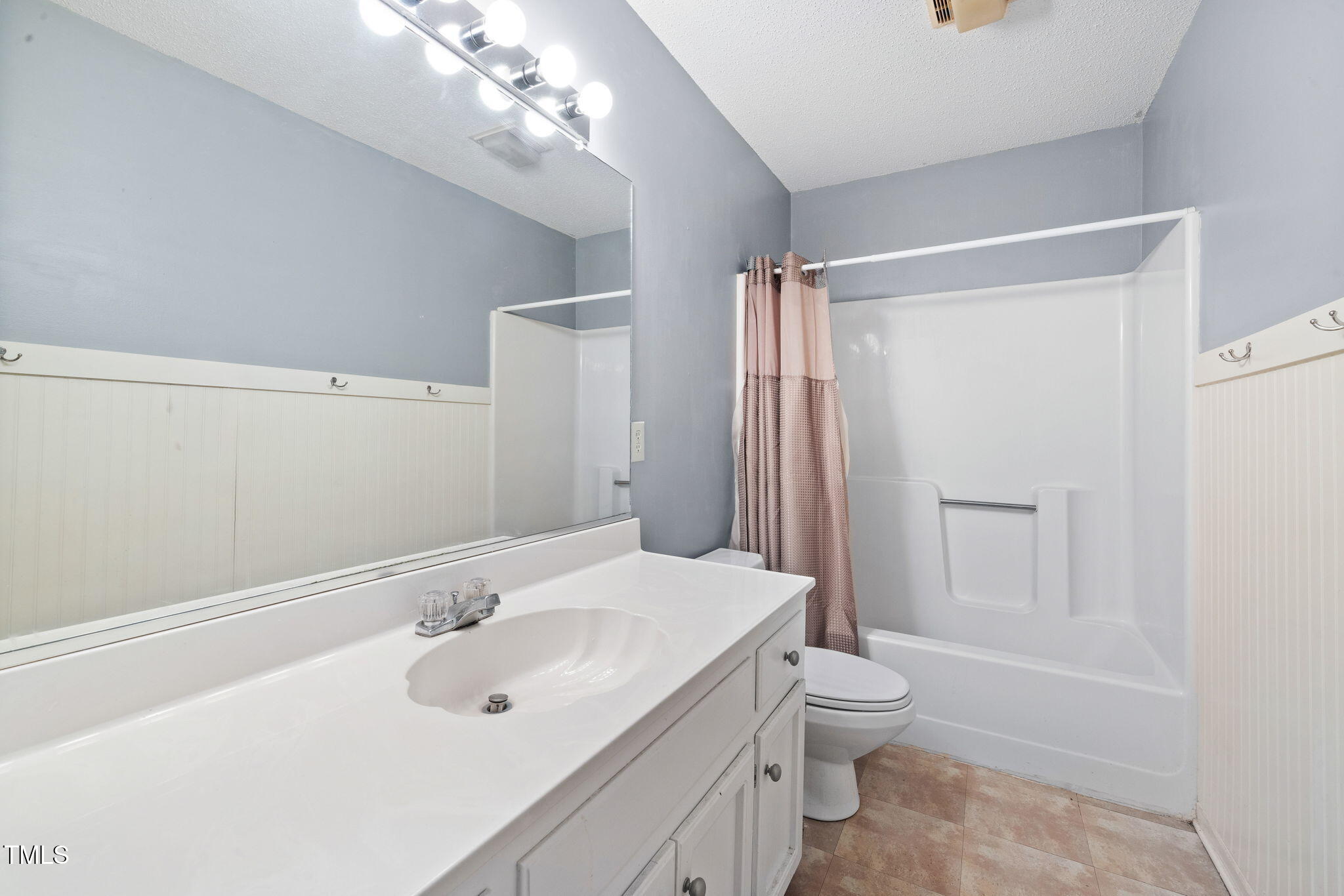 752 South Ridge Road Burlington, NC 27217 - Photo 17 of 24 2nd Full Bathroom
