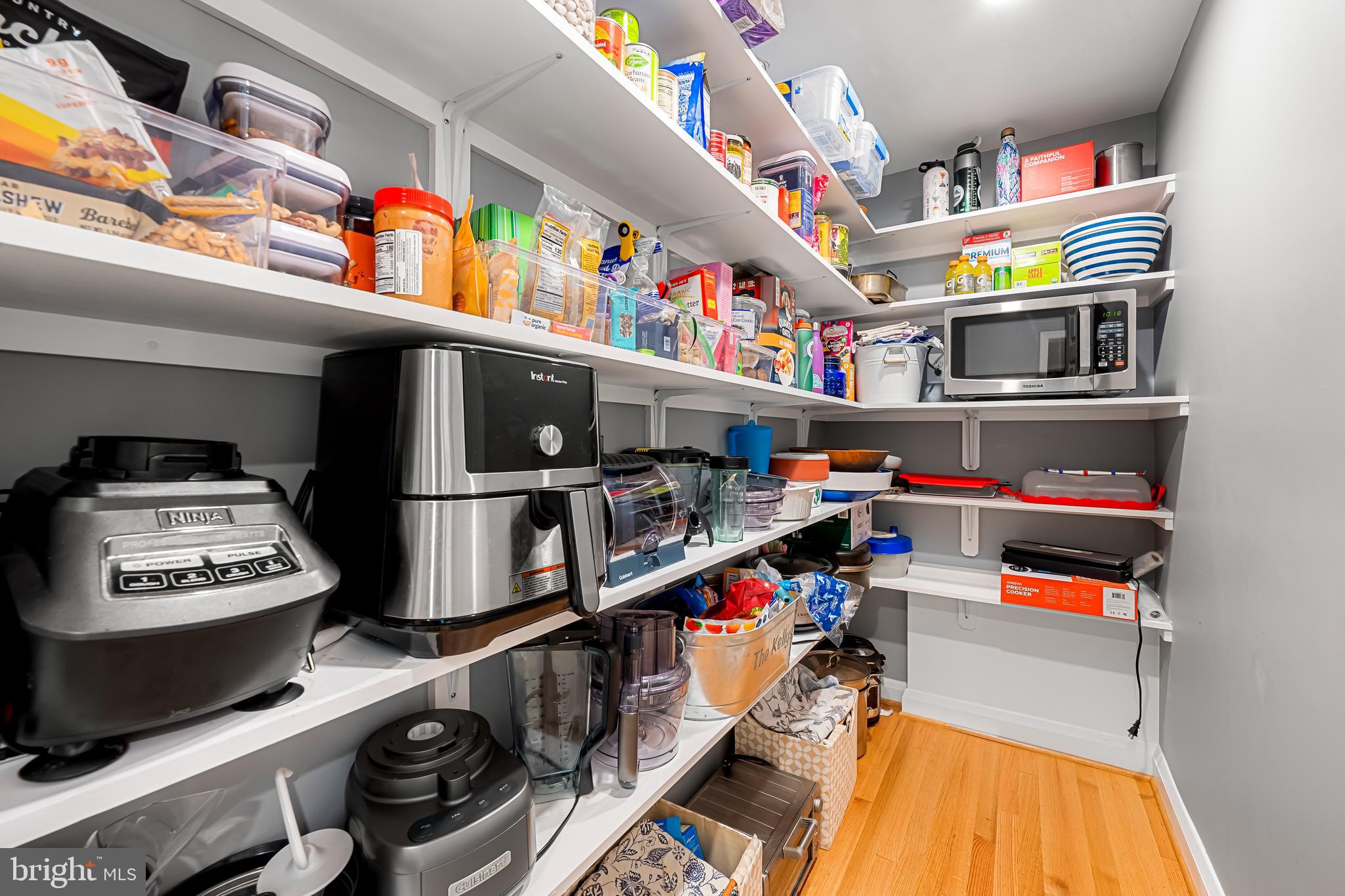 515 Yarmouth Road Baltimore, MD 21286 - Photo 15 of 44 a room with lots of different colored cloths