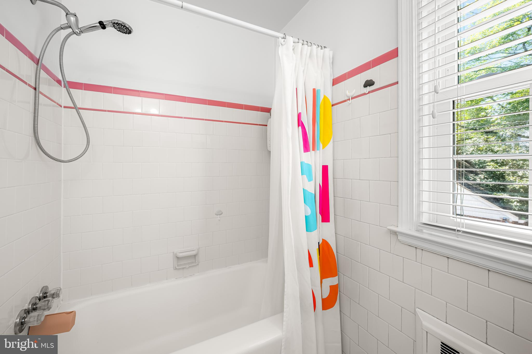 515 Yarmouth Road Baltimore, MD 21286 - Photo 26 of 44 a close up of a bathtub