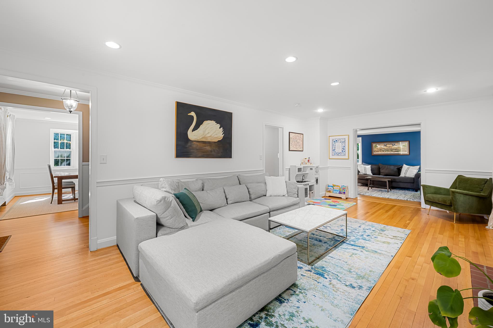 515 Yarmouth Road Baltimore, MD 21286 - Photo 8 of 44 a living room with furniture and a couch
