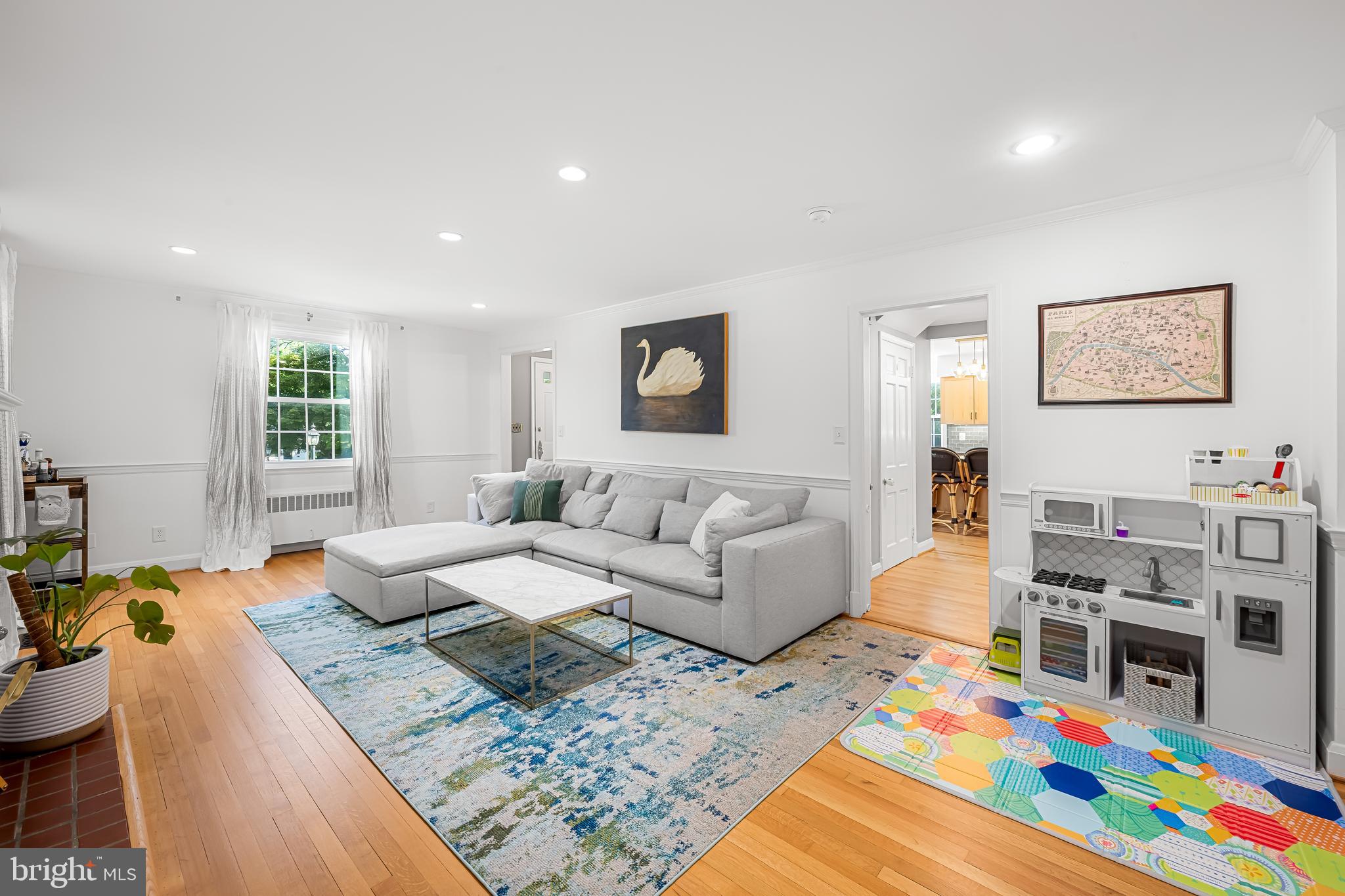 515 Yarmouth Road Baltimore, MD 21286 - Photo 9 of 44 a living room with furniture and a rug