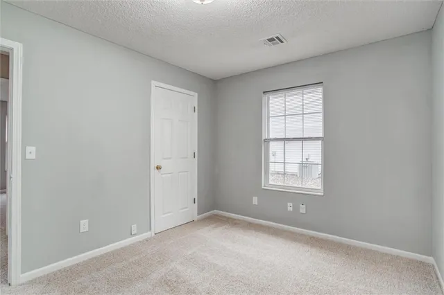 $204,500 | 1123 Ephraim Drive, Grain Valley, MO 64029