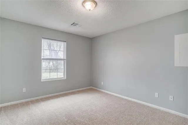 $204,500 | 1123 Ephraim Drive, Grain Valley, MO 64029