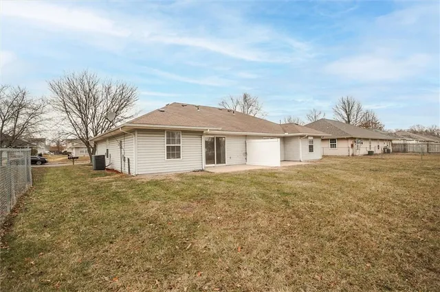 $204,500 | 1123 Ephraim Drive, Grain Valley, MO 64029