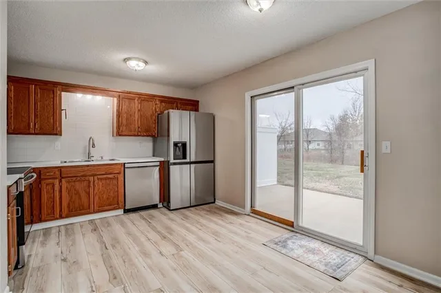 $204,500 | 1123 Ephraim Drive, Grain Valley, MO 64029