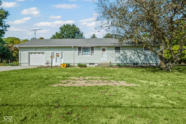 $239,000 | 2382 West Hibbs Road, Kingman, IN 47952