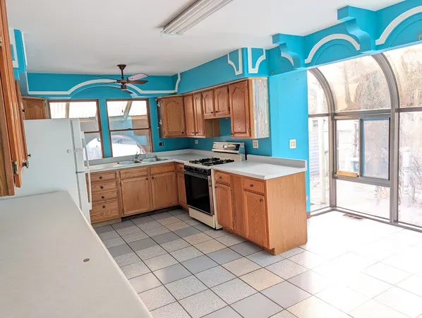 $359,900 | 1N248 Darling Street, Carol Stream, IL 60188